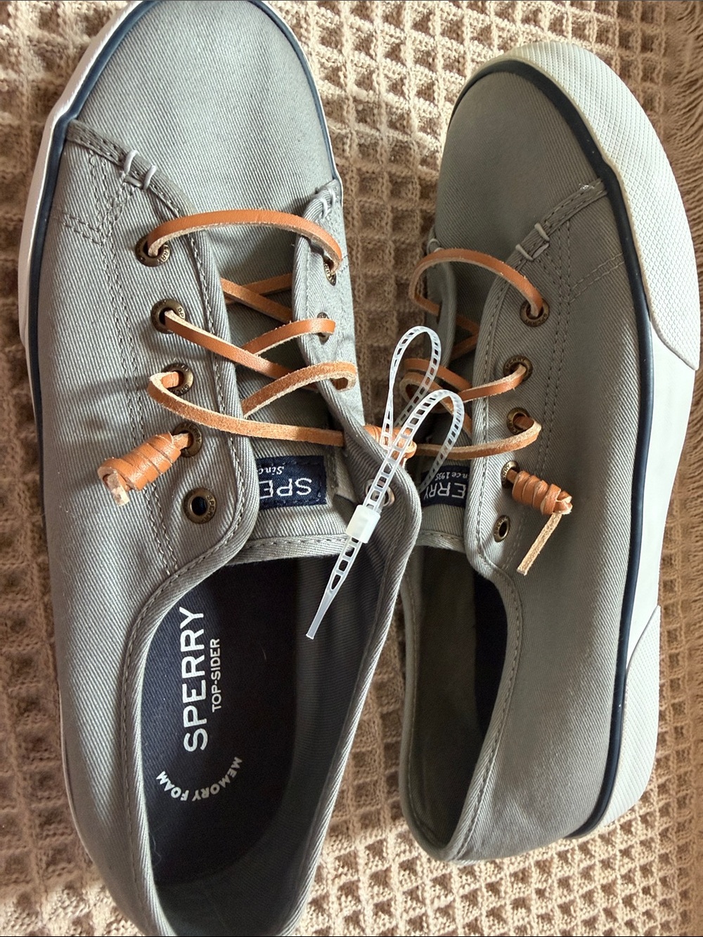 Sperry Women’s Gray Canvas Sneakers with Tan Leather Laces women’s 9.5 new - Picture 8 of 10